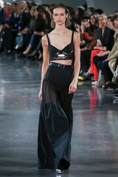 Look 32
